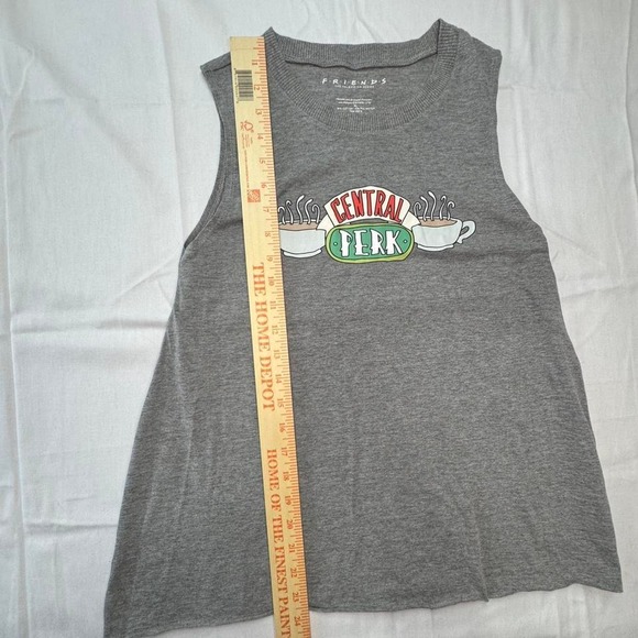 FRIENDS Central Perk Cafe Sleeveless gray tank top - Picture 5 of 6